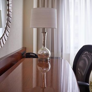 Governor One-Bedroom Queen Suite
